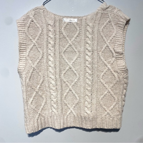 Girl Crush Sleeveless Cable Sweater Vest / Beige / XS - Picture 6 of 11